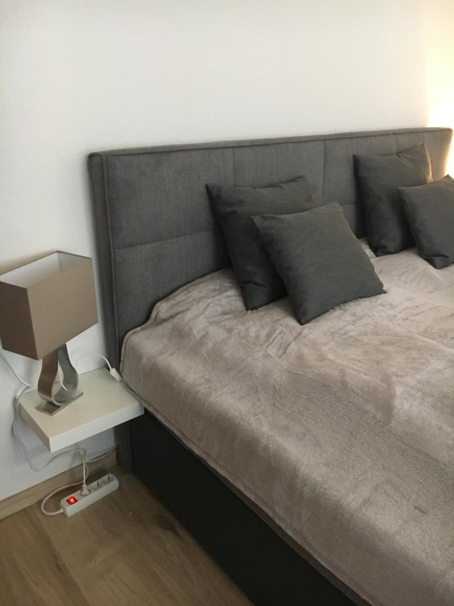 Gemuetliche Ferienwohnung Im Erdgeschoss- Jenaer Strasse エアフルト エクステリア 写真