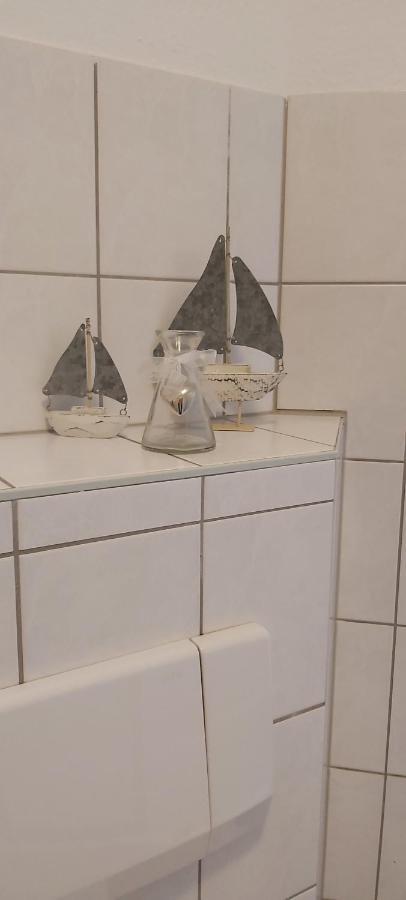 Gemuetliche Ferienwohnung Im Erdgeschoss- Jenaer Strasse エアフルト エクステリア 写真
